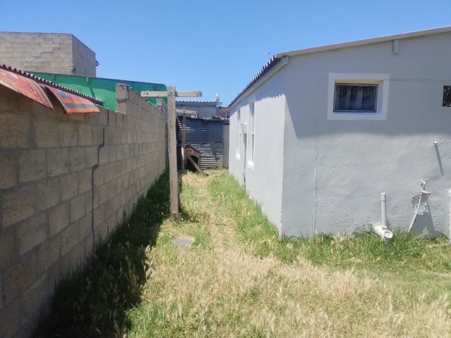  Bedroom Property for Sale in New Macassar Western Cape